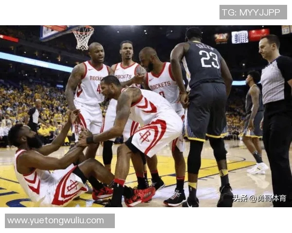 快船与火箭首战激烈对决球迷期待精彩瞬间与战术较量